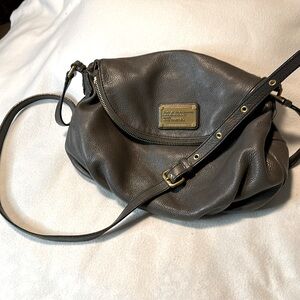 MARC JACOBS CROSS BODY PURSE